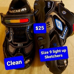 REDUCED Sketchers Size 9